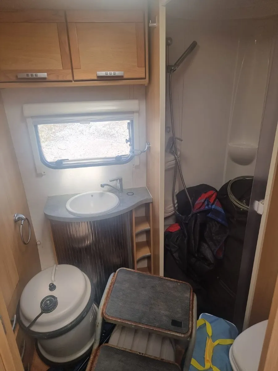 Caravan - Image 4