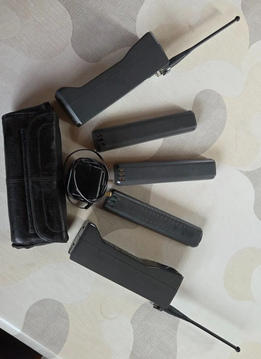 Motorola Brick Phone Collection - Image 3
