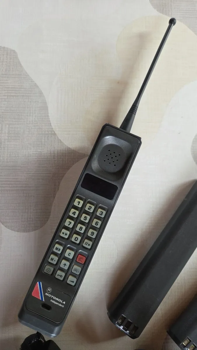 Motorola Brick Phone Collection - Image 4