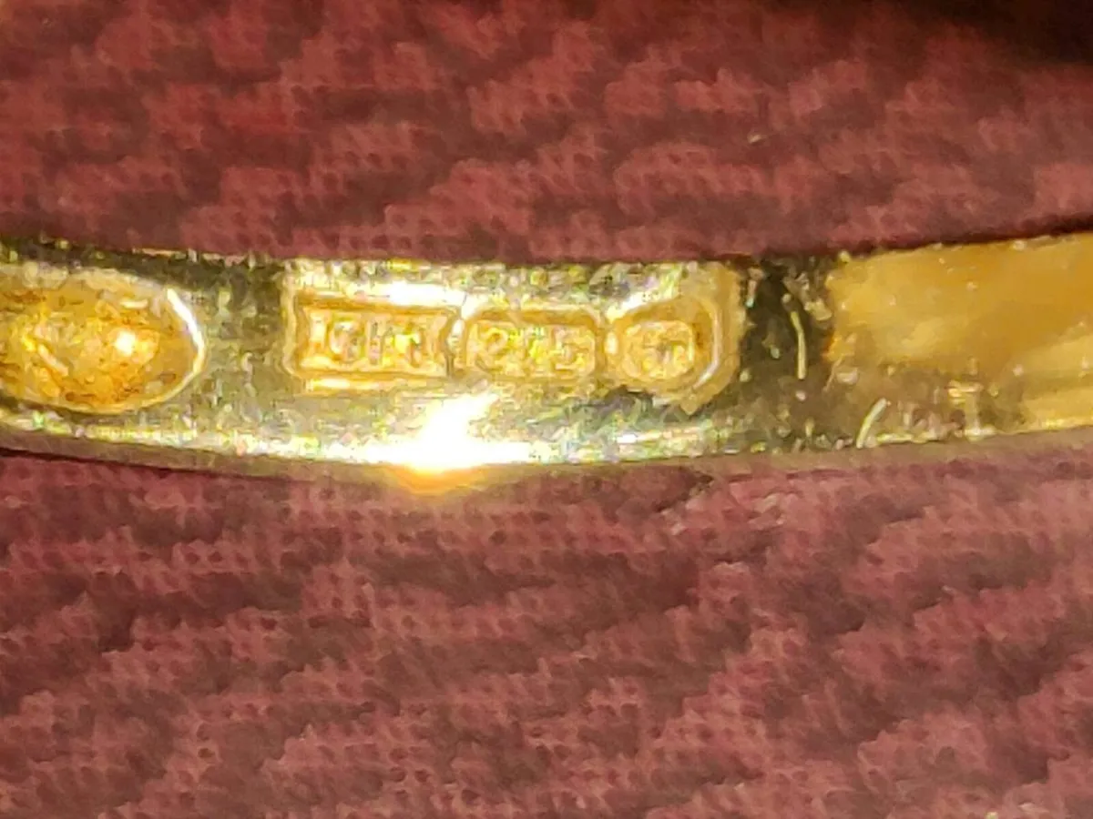 RARE RUBY BYSTANTINE, 9CT Thick Gold Dress Ring ! - Image 3