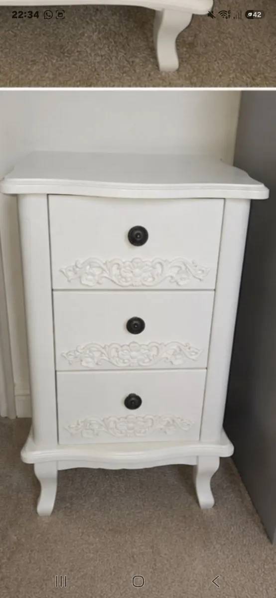 Bedroom furniture - Image 1