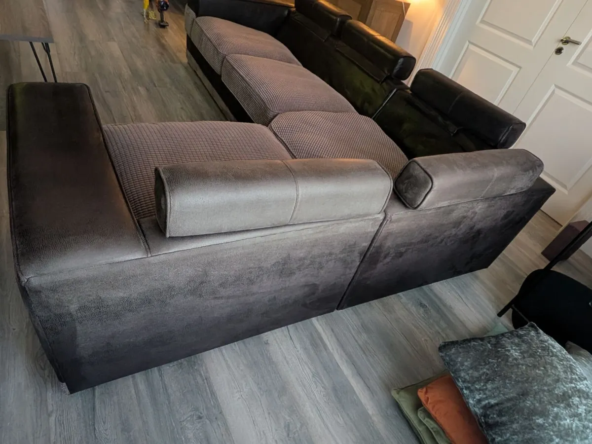 L shaped sofa - Image 1
