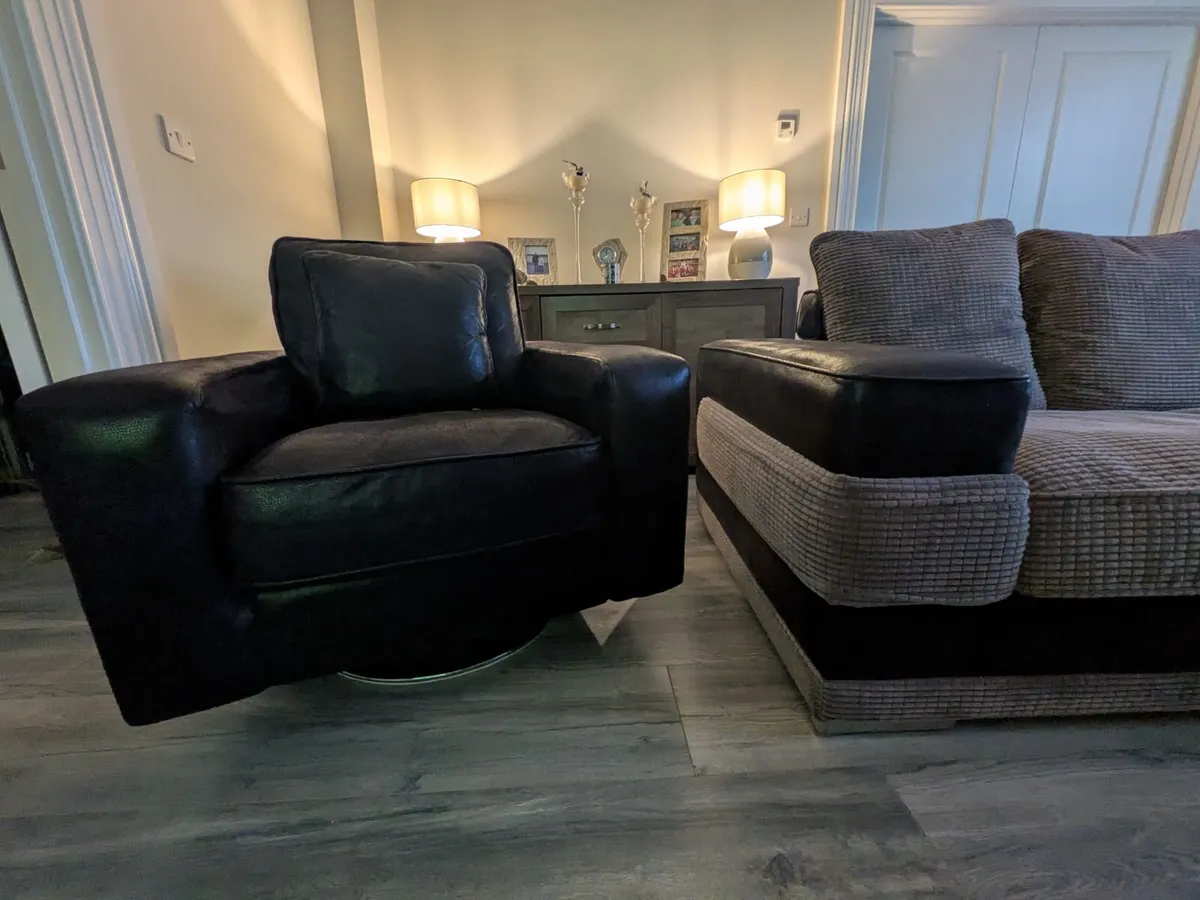 L shaped sofa - Image 4
