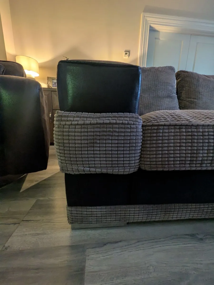 L shaped sofa - Image 3