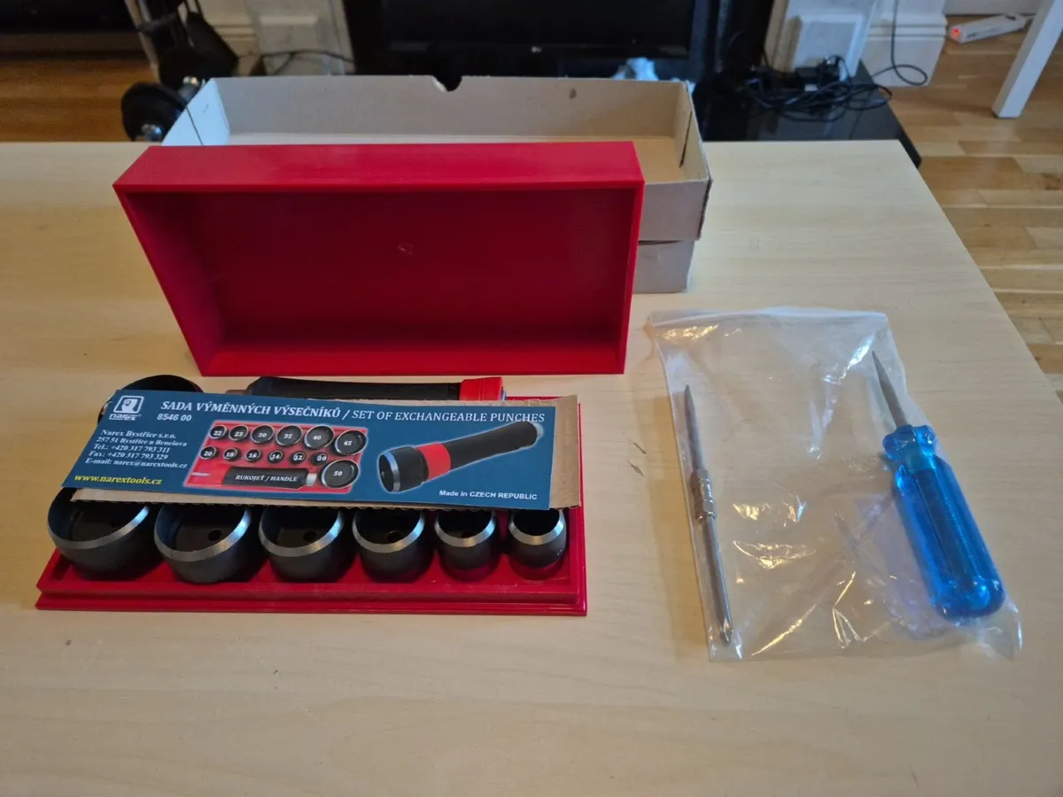 Hole Punch kit / set of exchangeable punches - Image 2