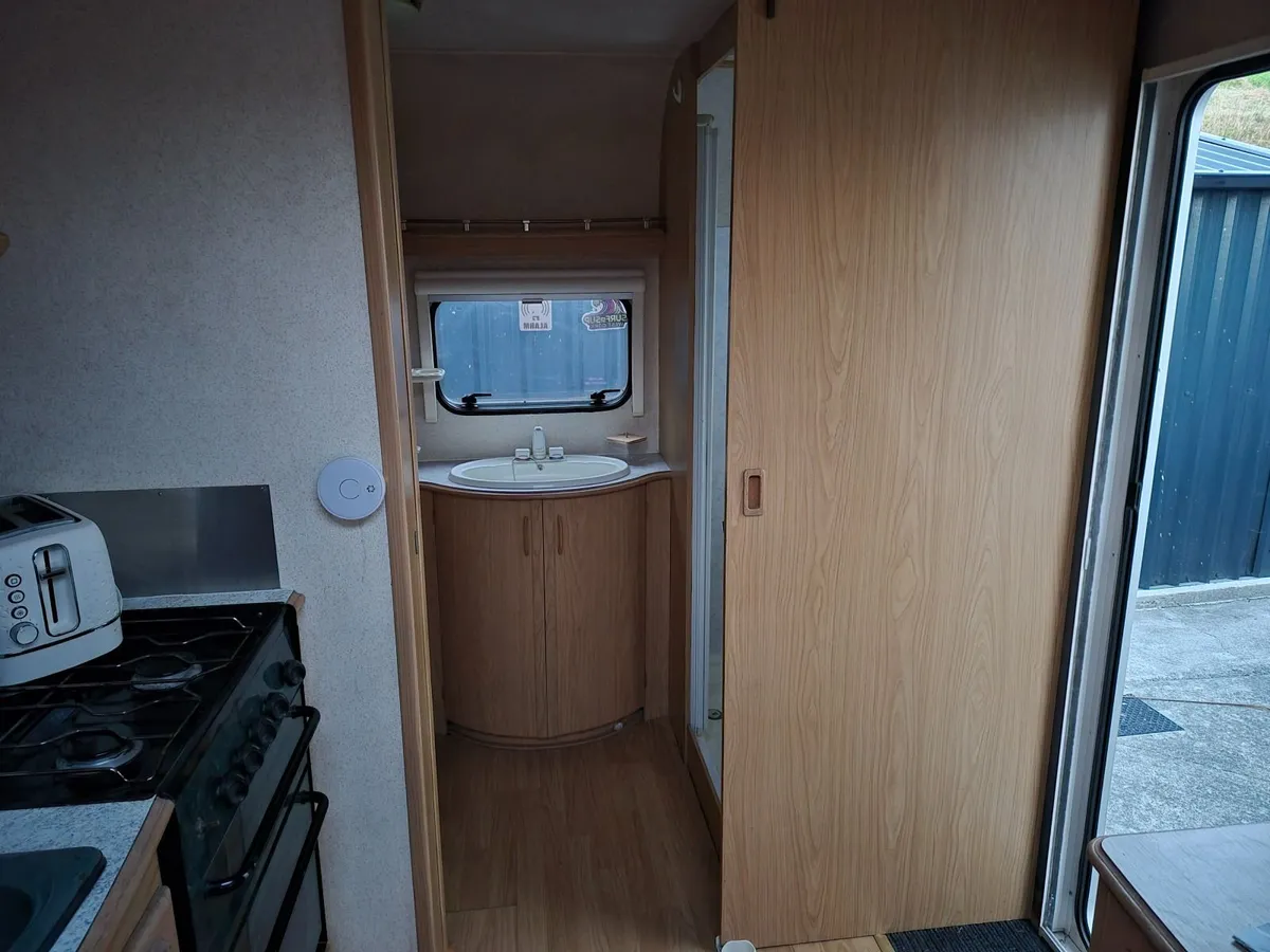 Caravan - Image 4