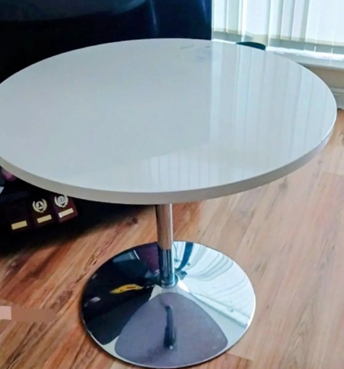 Dining table - Image 2