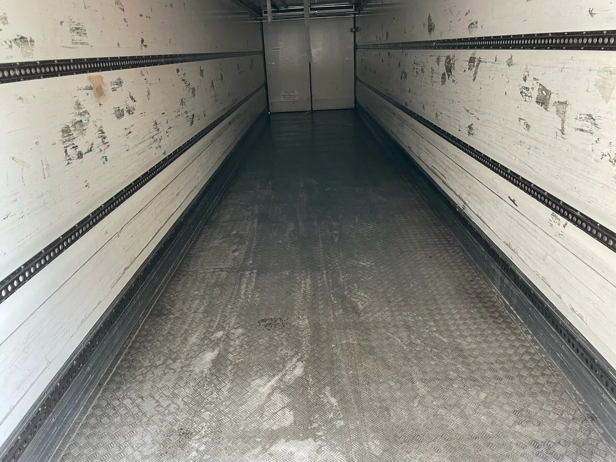 Insulated storage container - Image 2