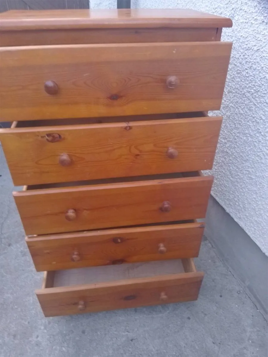 Chest draws - Image 1