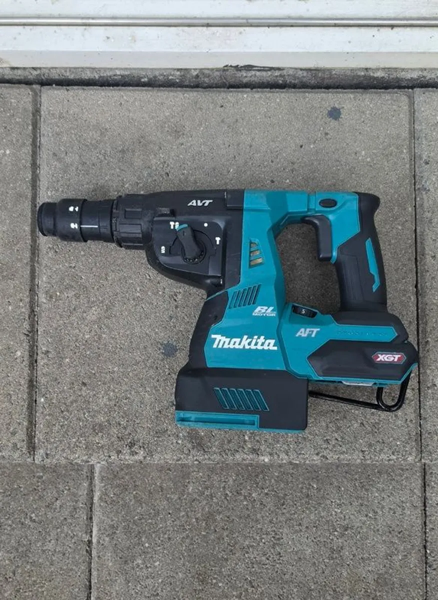 Makita Sds-plus Hammer Drill  Xgt Hr002g 40v - Image 1