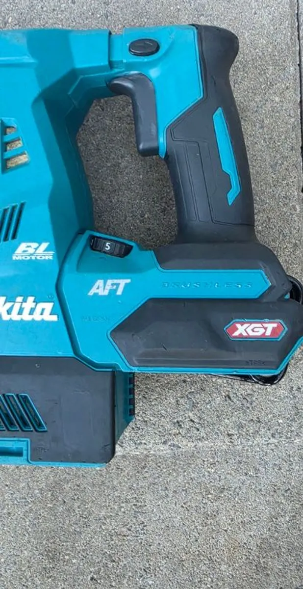 Makita Sds-plus Hammer Drill  Xgt Hr002g 40v - Image 3