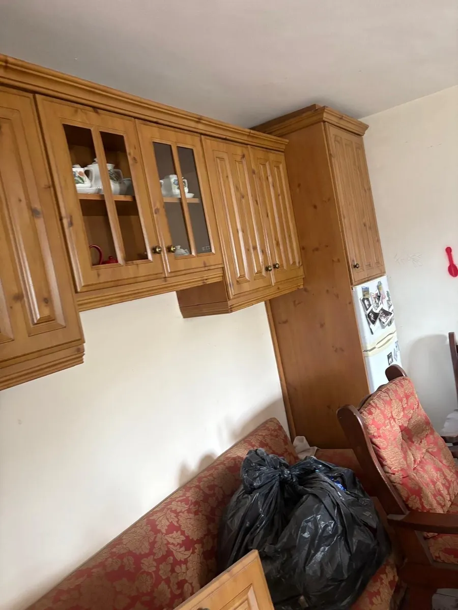 Kitchen and Living Items - Image 4
