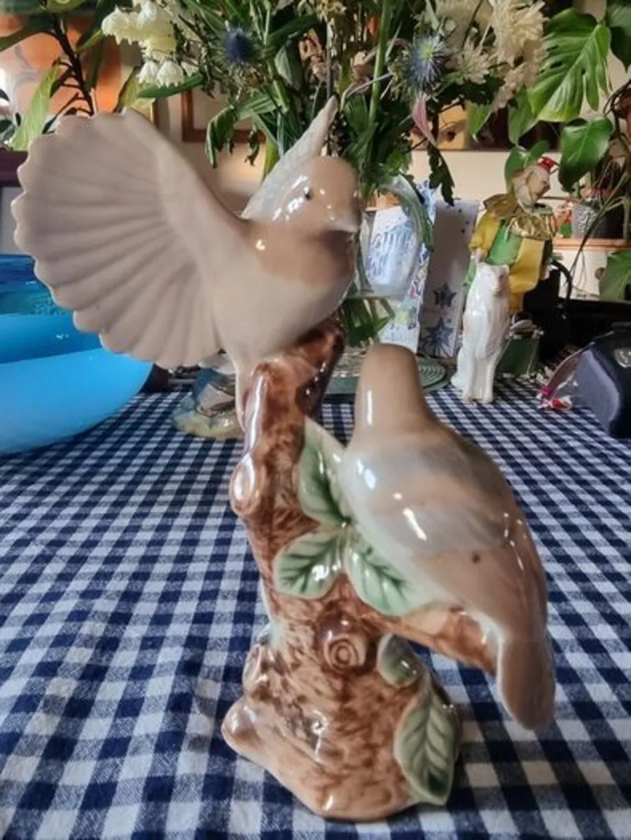 Vintage figurine of two birds - Image 1