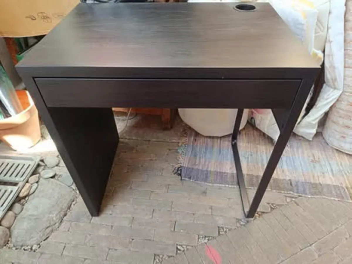 Small desk