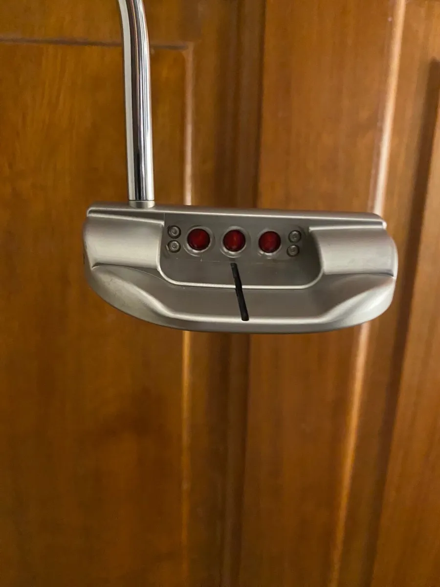 Scotty Cameron 34 inch Select Fastback As New - Image 1