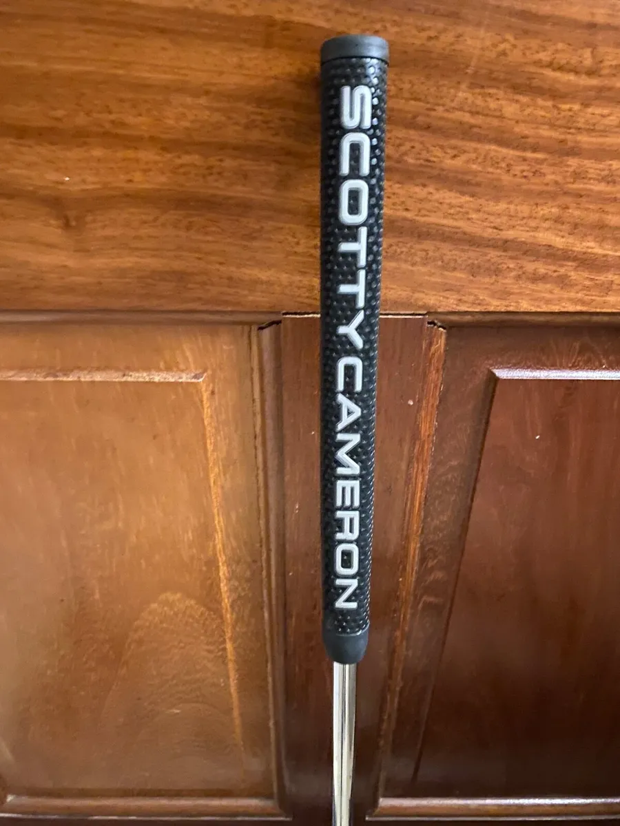 Scotty Cameron 34 inch Select Fastback As New - Image 3