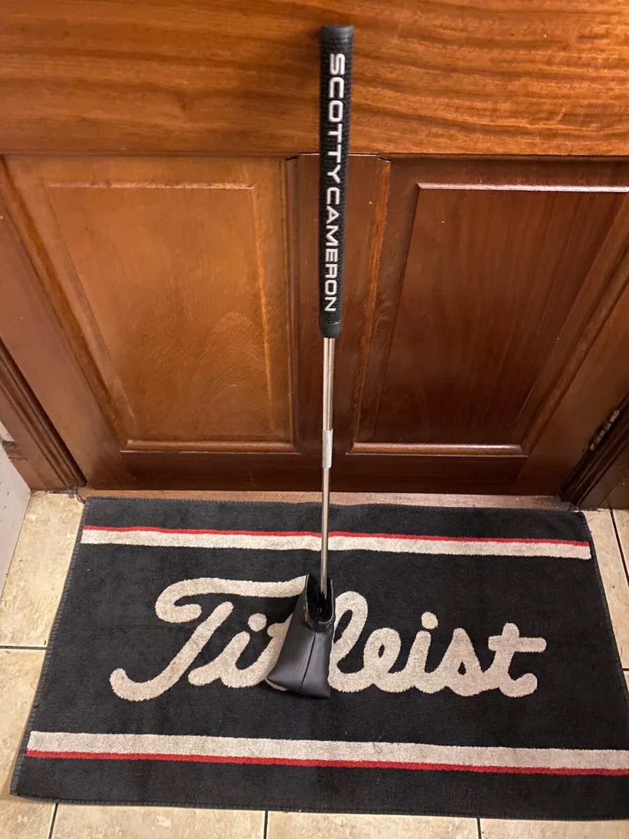 Scotty Cameron 34 inch Select Fastback As New - Image 4