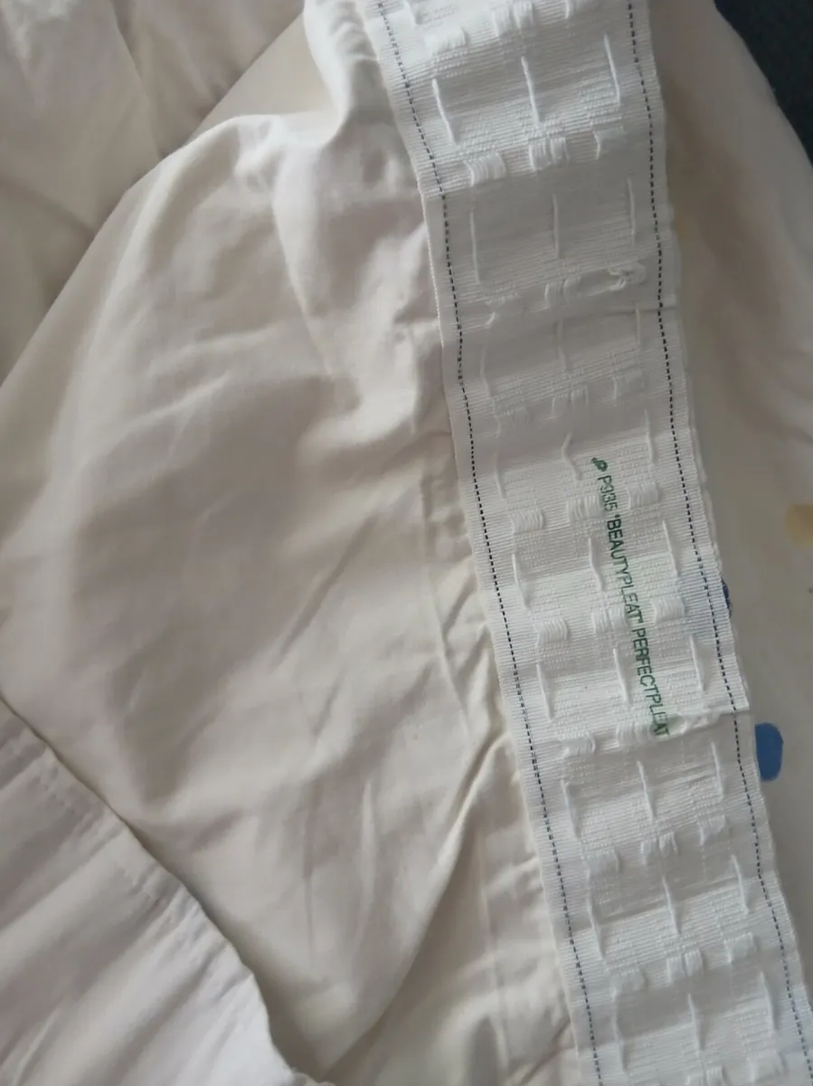 Curtains - Image 4
