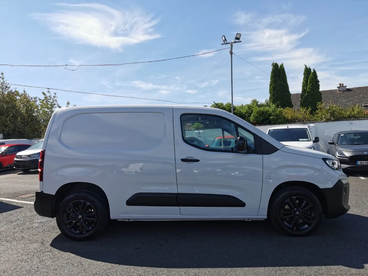 Citroen Berlingo ENTERPRISE BLUEHDI 130 MWB EAT (P - Image 2