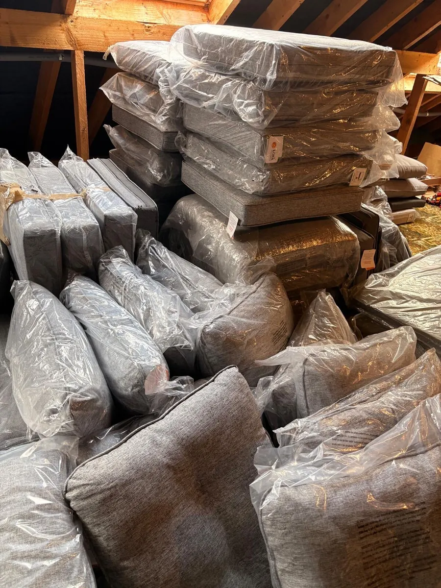 Job lot of outdoor Cushions - Image 3