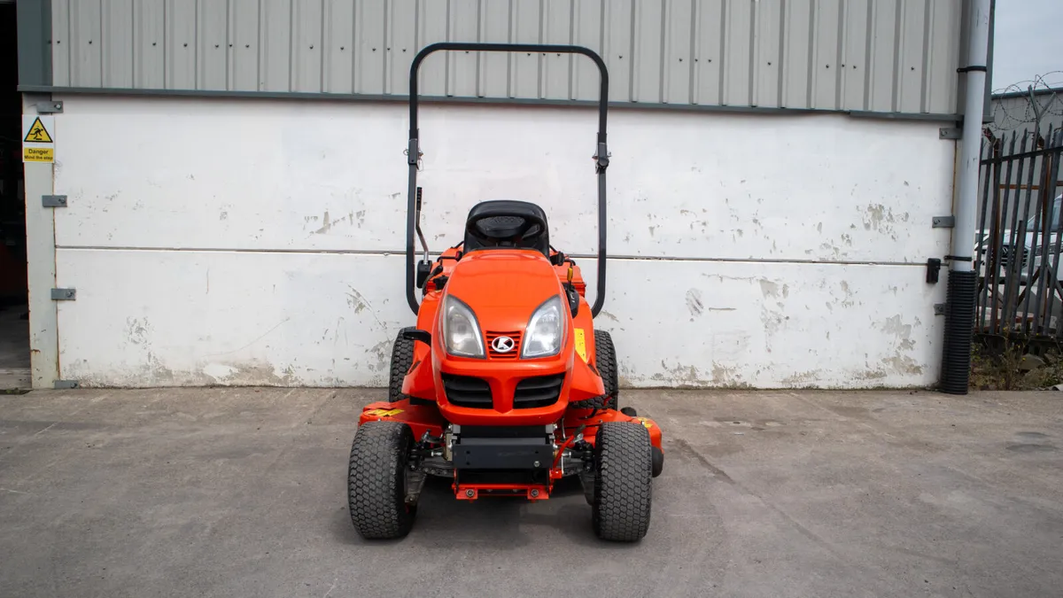 2023 Kubota GR2120 Lawnmower - Image 3