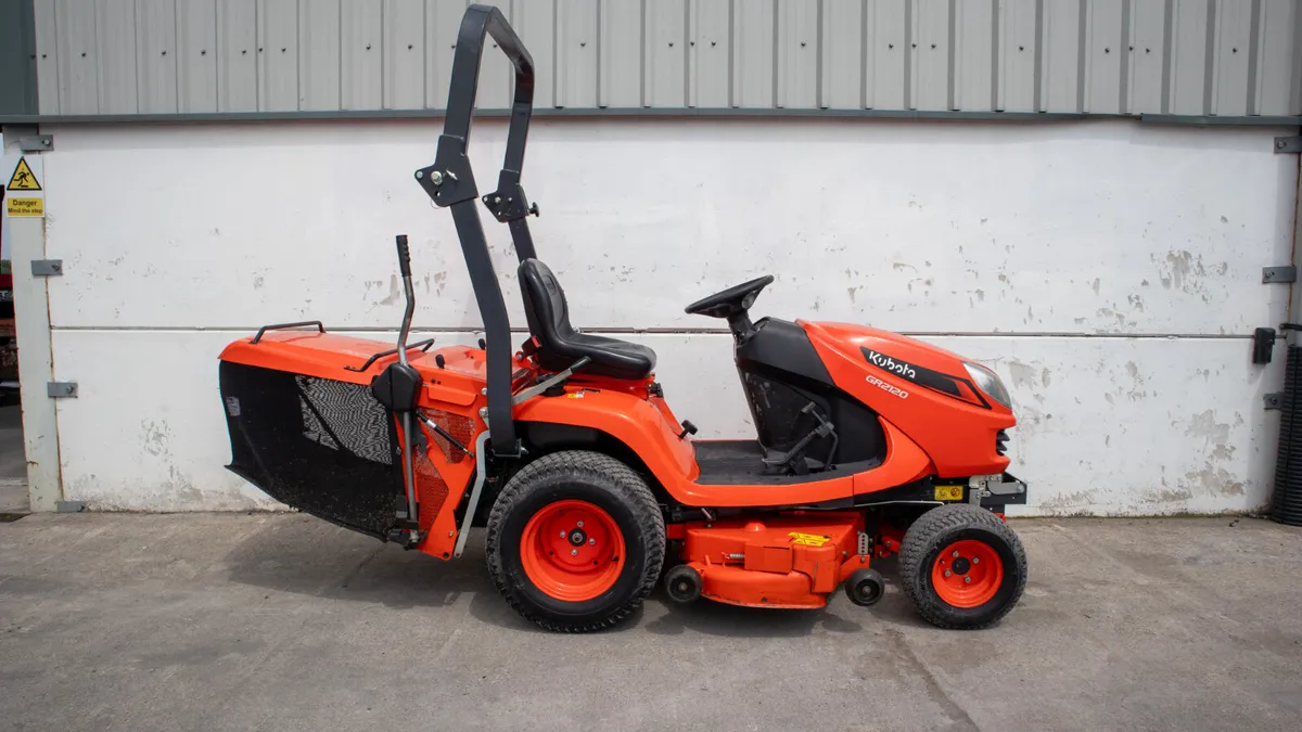 2023 Kubota GR2120 Lawnmower - Image 4