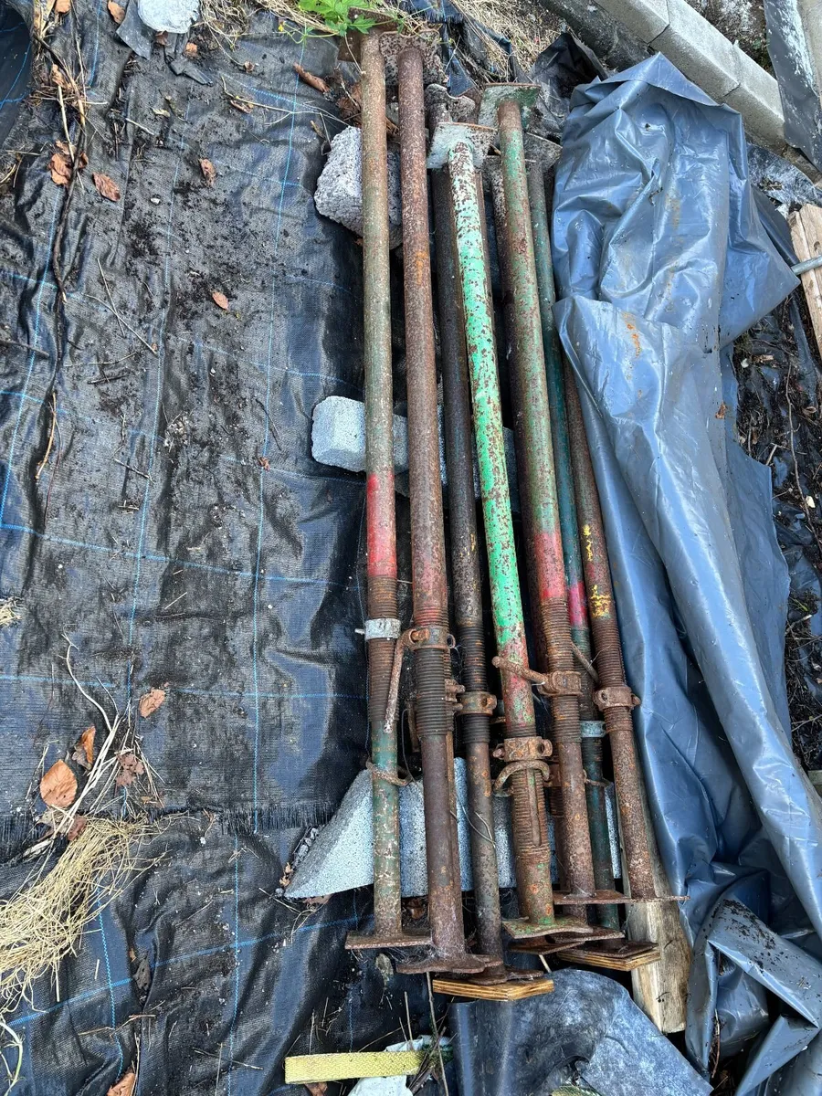 trestles and acrows - Image 1