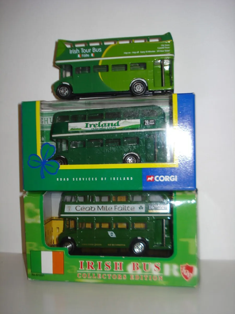 IRISH GREEN DOUBLE DECKER MODEL BUSES. 3. - Image 1