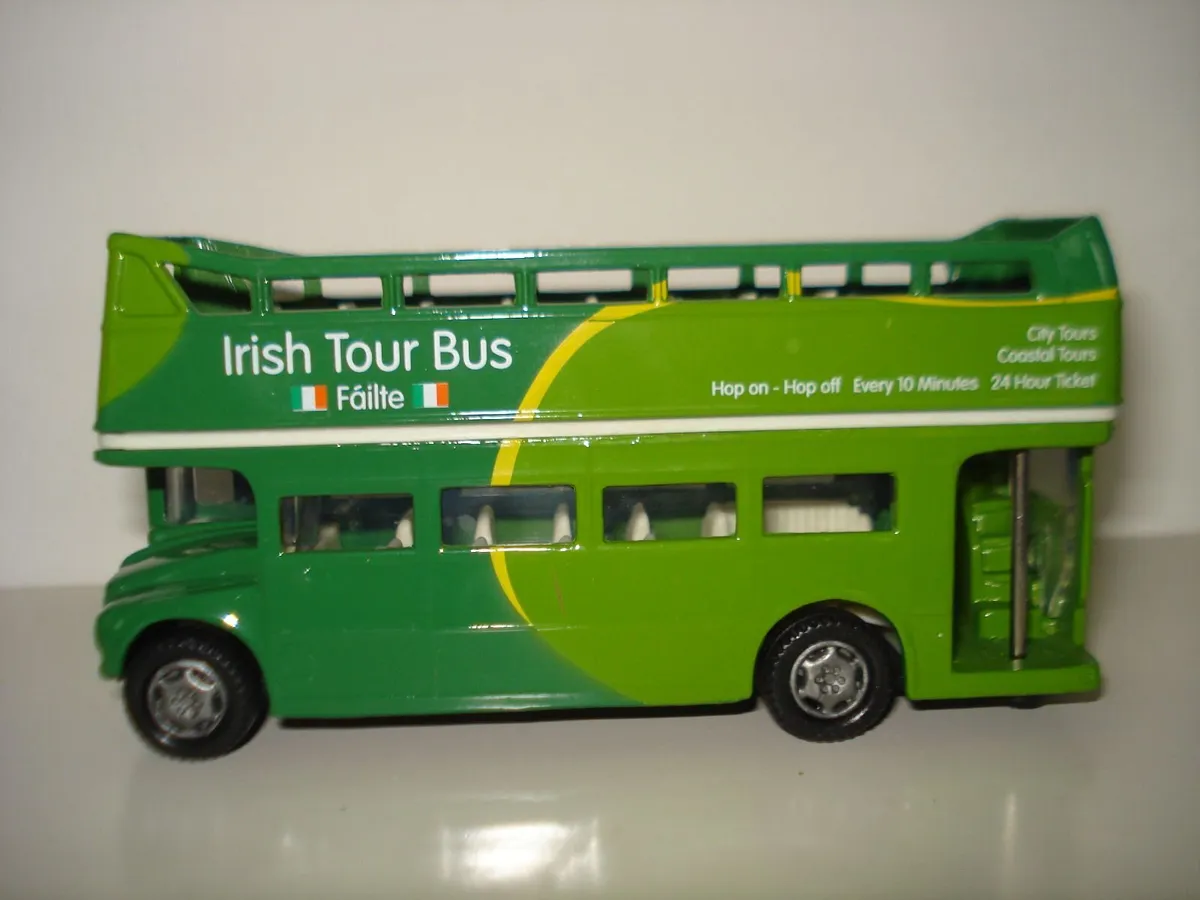IRISH GREEN DOUBLE DECKER MODEL BUSES. 3. - Image 2