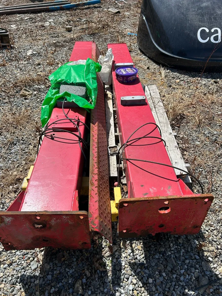 Car lift - Image 1