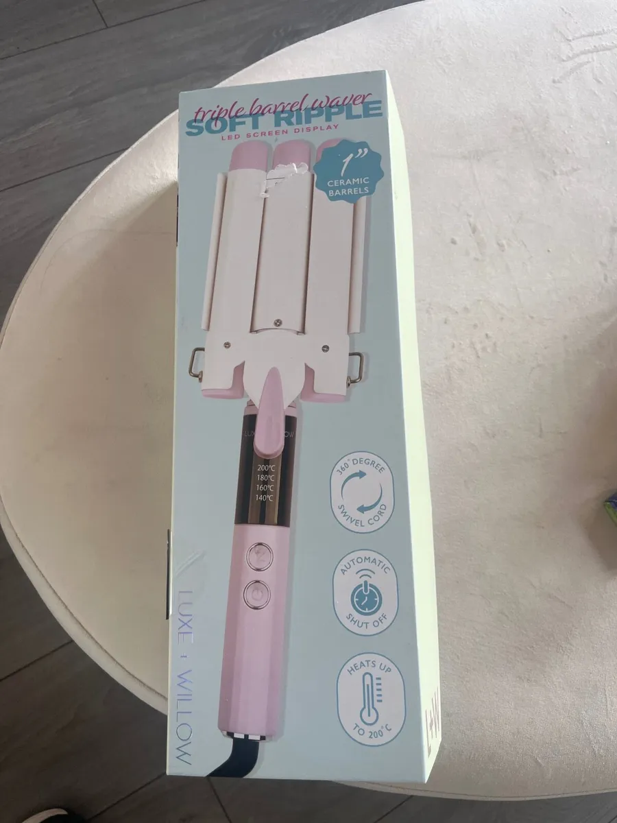 Triple barrel waver
