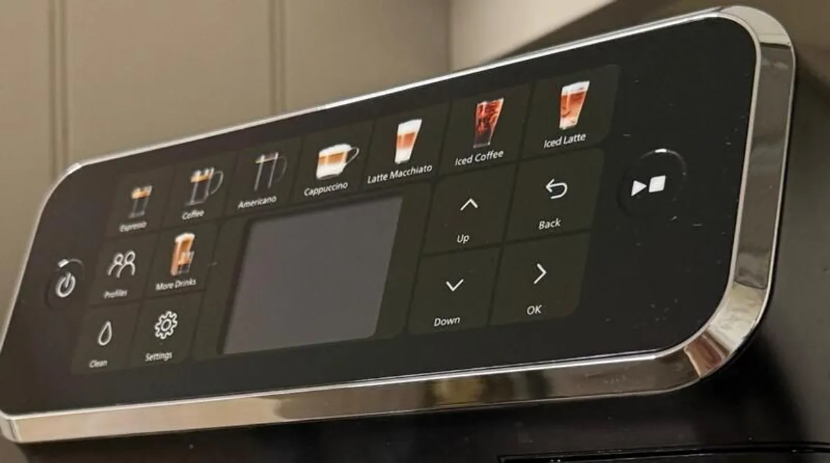 Philips Series 5500 LatteGo Fully Automatic Coffee Machine (EP5546/70) - Mint Condition - Image 4