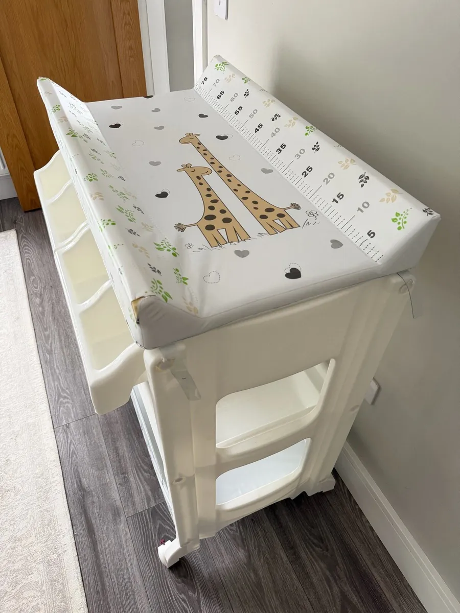 Babylo Baby Changing Unit with Bath & Storage - Image 1