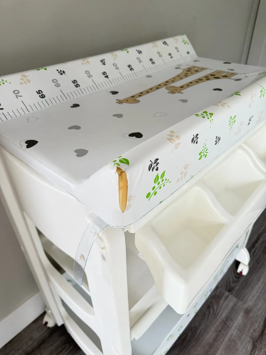 Babylo Baby Changing Unit with Bath & Storage - Image 2
