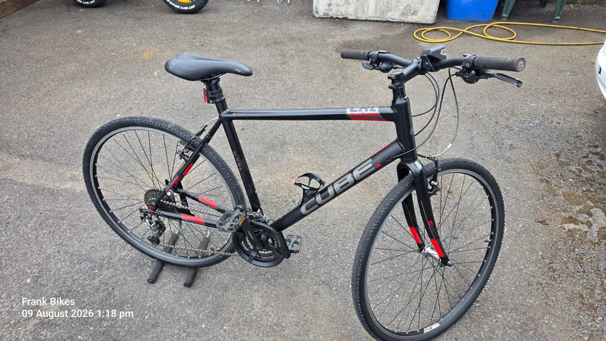 Cube CRL Hybrid Bike – 28” Wheels – 21” Frame - Image 1