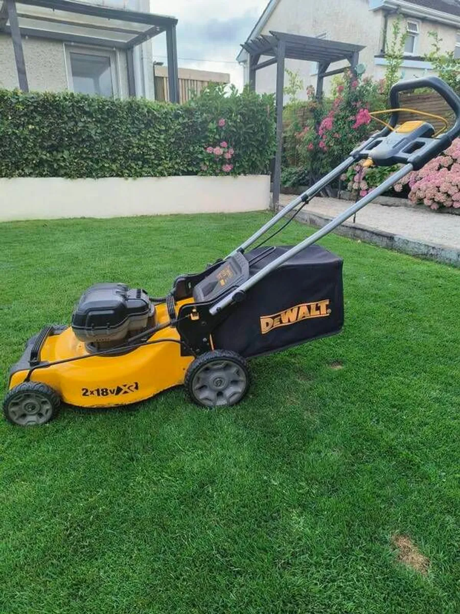 DeWalt Lawnmower 18v - Image 1