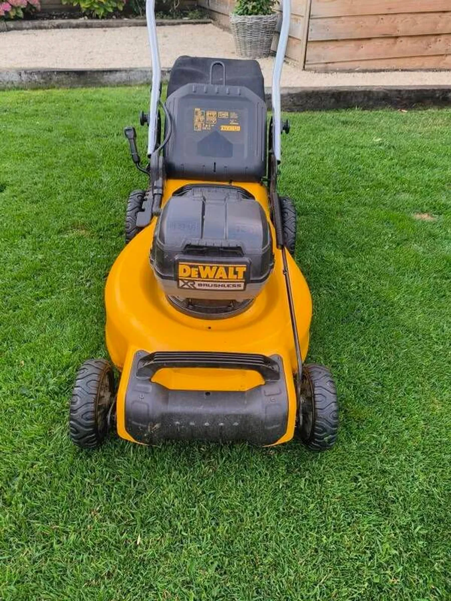 DeWalt Lawnmower 18v - Image 2