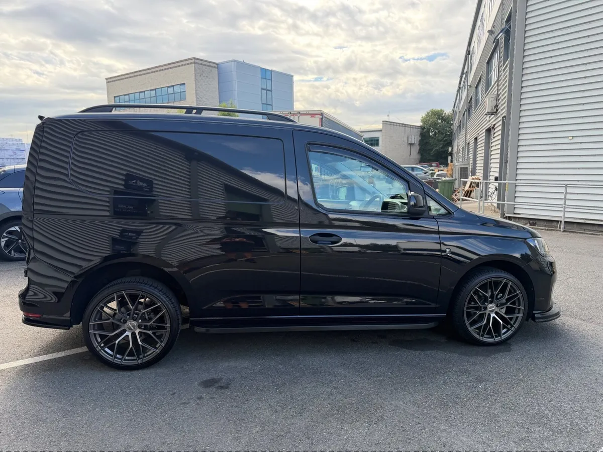 Volkswagen Caddy 2023 - Image 3