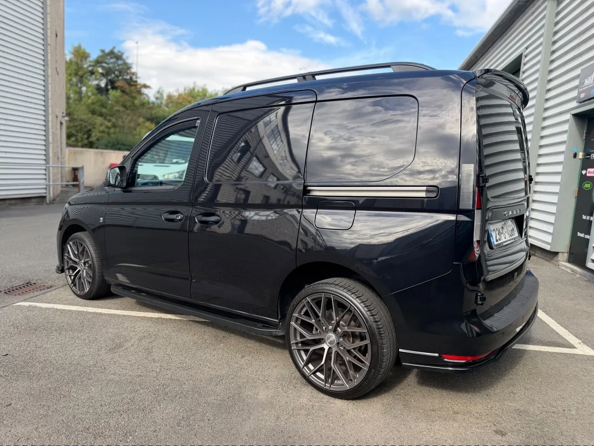 Volkswagen Caddy 2023 - Image 2