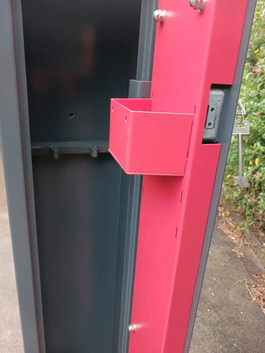 Gun safe - Image 2