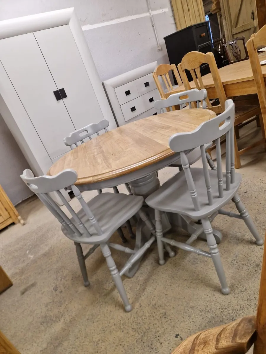 Oak kitchen table, 4 oak farmhouse chairs - Image 2
