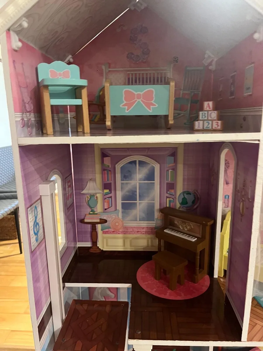 Doll house - Image 2