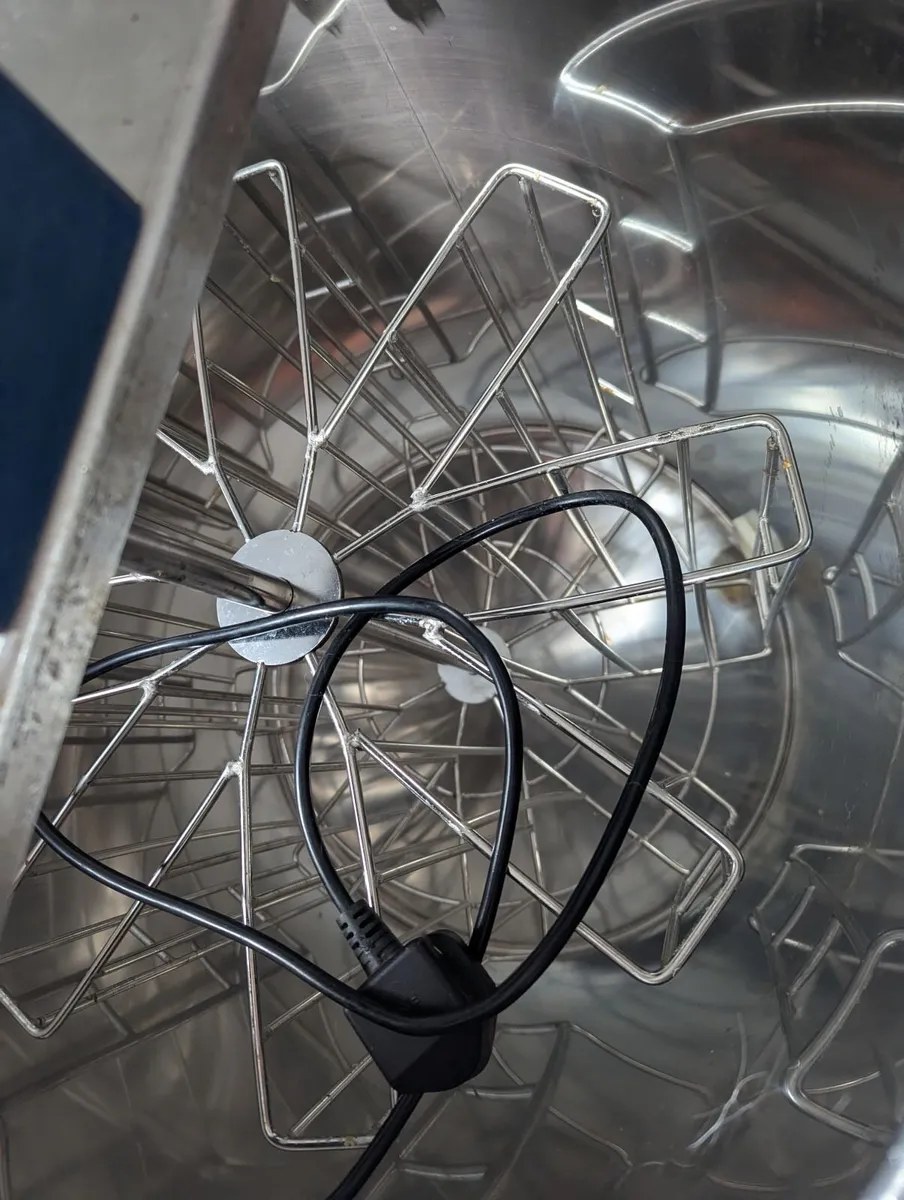 Electric Honey Extractor - Image 2