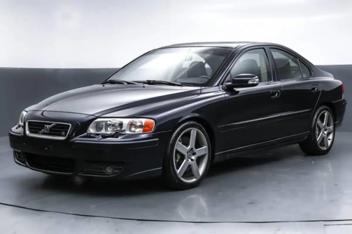 Looking for - Volvo s60r - Image 2