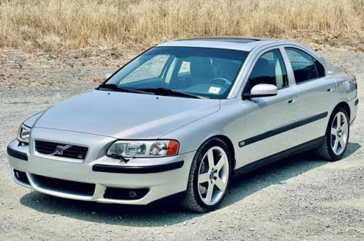 Looking for - Volvo s60r - Image 3