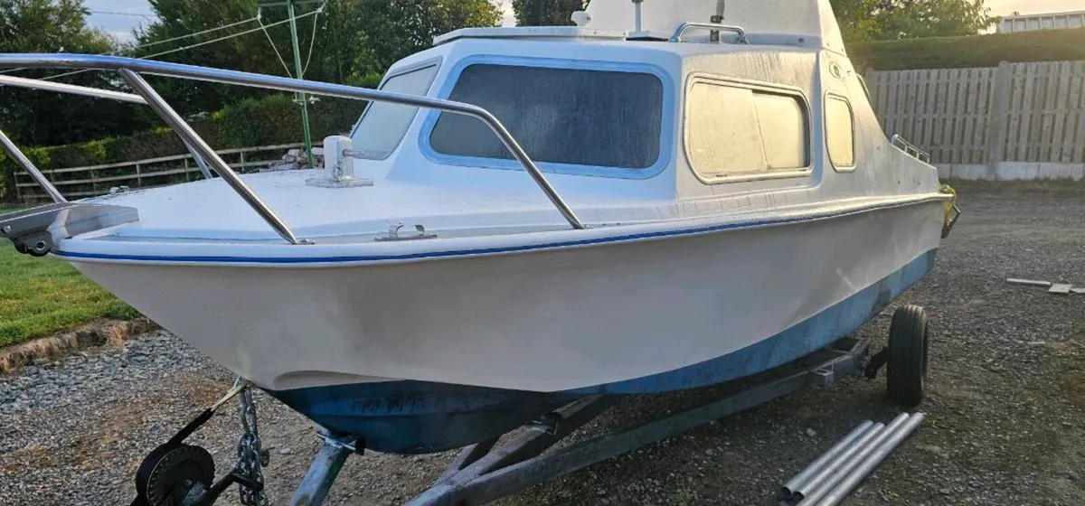 Fishing boat - Image 2