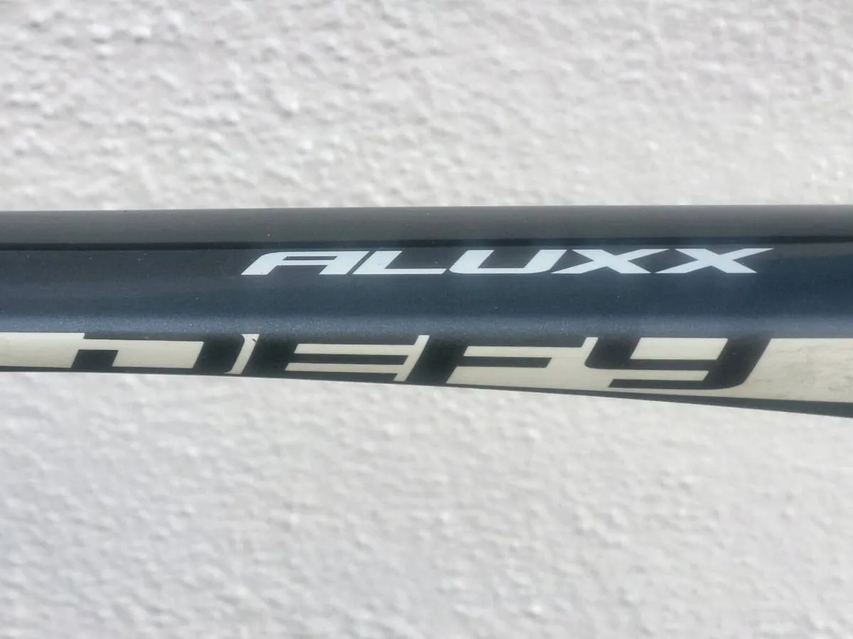 GIANT DEFY 5 ROAD BIKE - Image 3