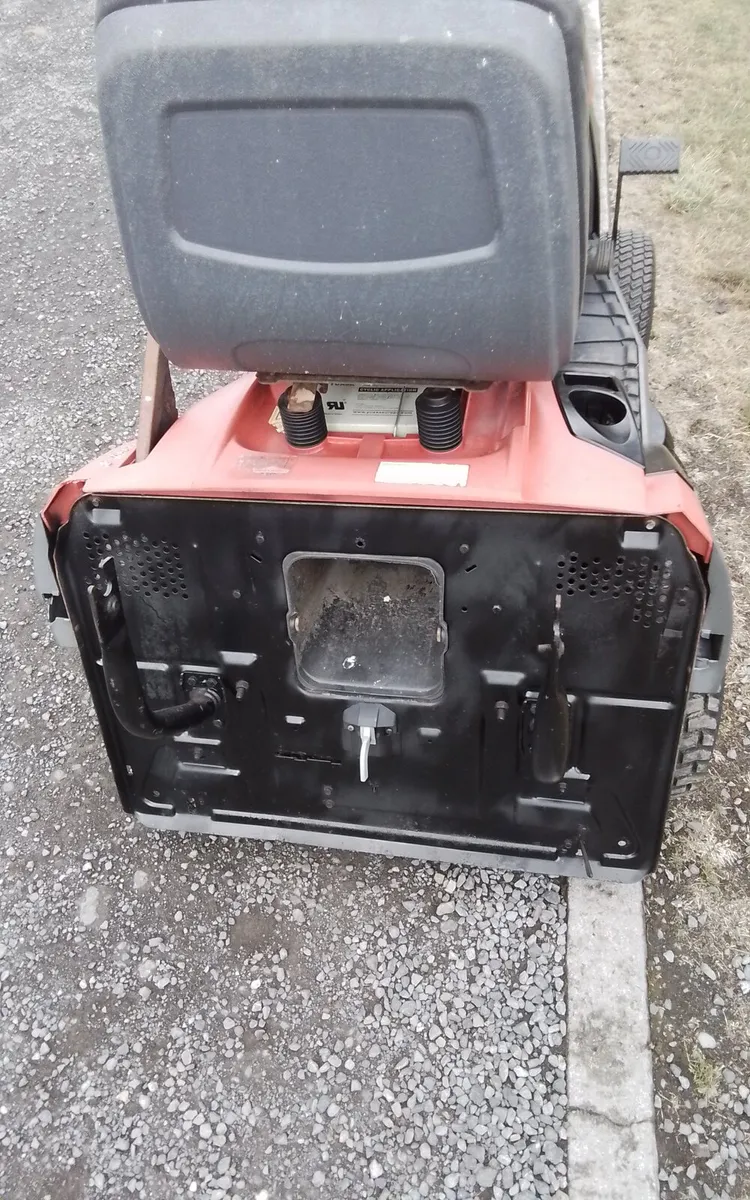 Ride on mower - Image 2