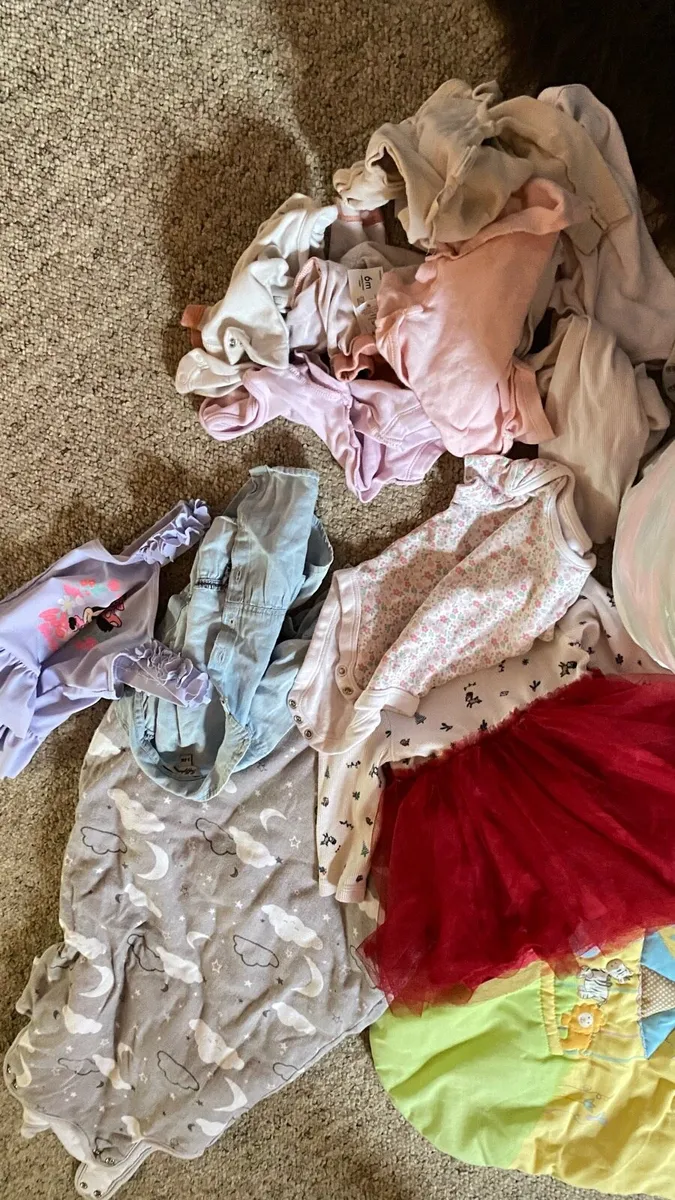 Baby staff and 1 bag full clothes 0-5 months 50€ - Image 4