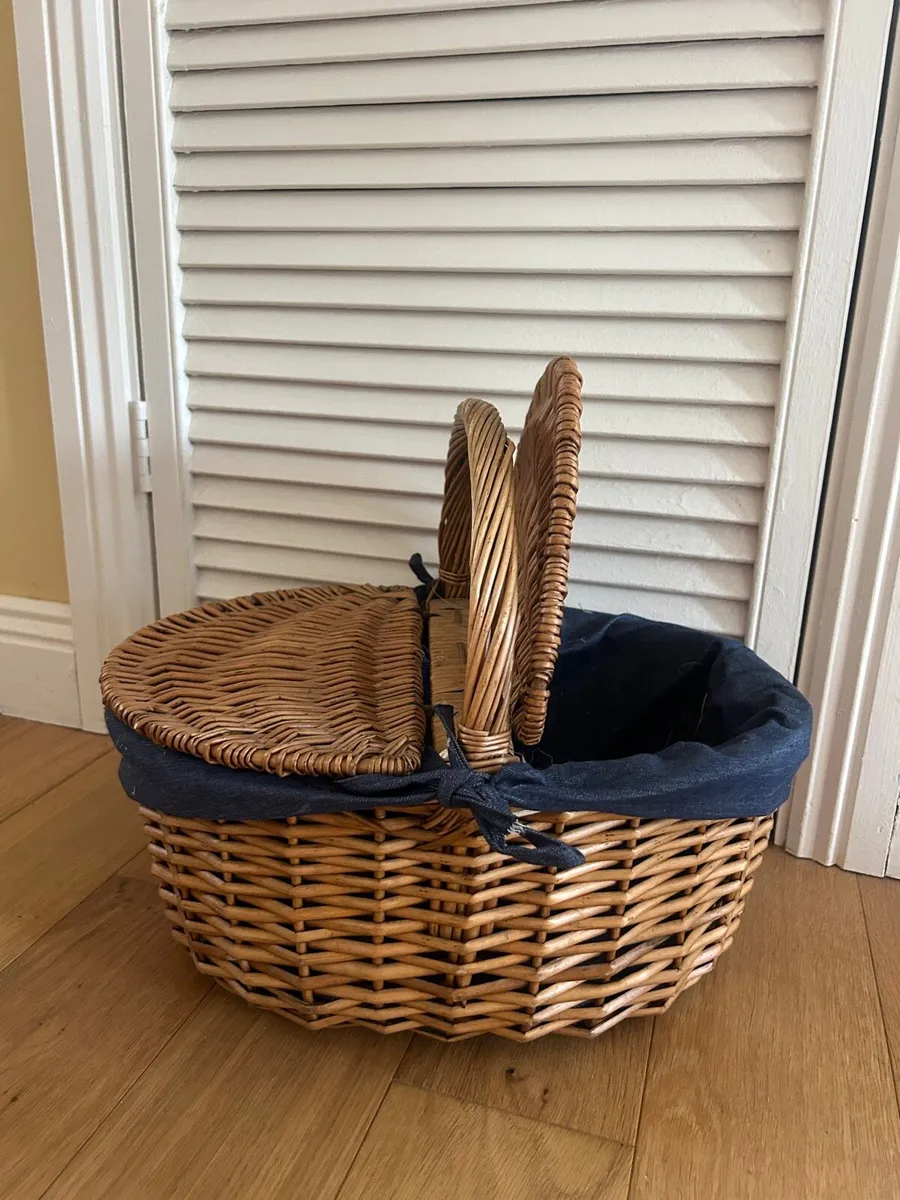 Picnic Basket - Image 2